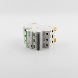 Disjoncteur triphasé 3P 40A Courbe D Schneider Electric Acti9 iC60N - A9F75340